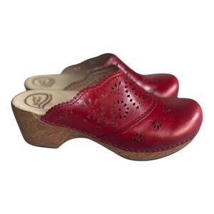Dansko Women’s Shyanne Red Leather Boho Clogs Size-38 (8)